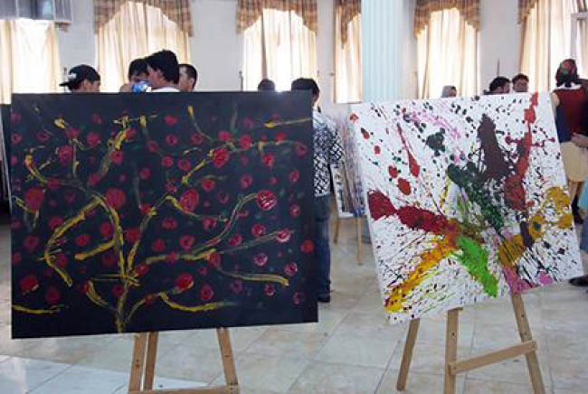 Artworks at Balkh Exhibition Evoke Thought in Viewers